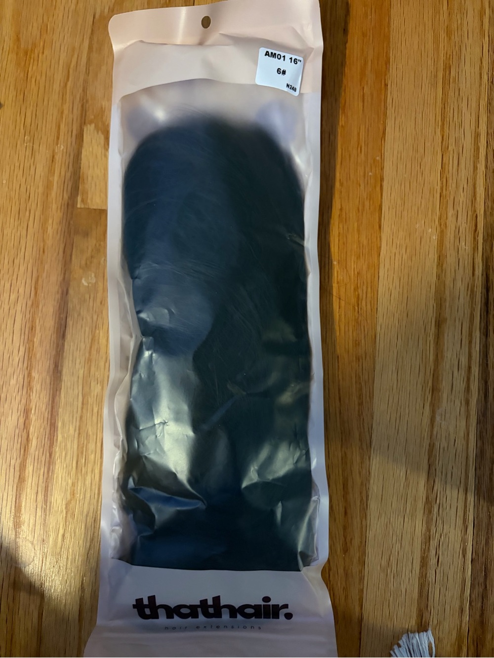 Brand new halo type hair extensions. Color: Dark brown